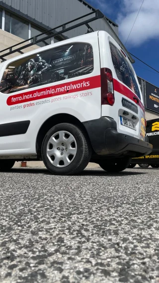 Instagram post from nos_somos_amarelo. This post is in position 1.