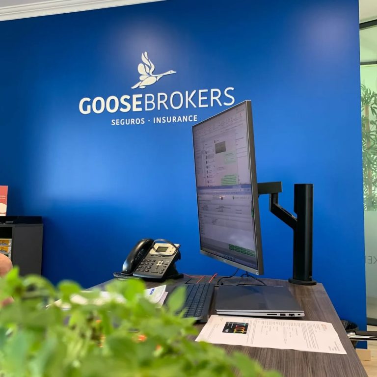 Instagram post from nos_somos_amarelo. This post is in position 5.